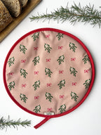 AGA Cover - 'Mistle Kiss'