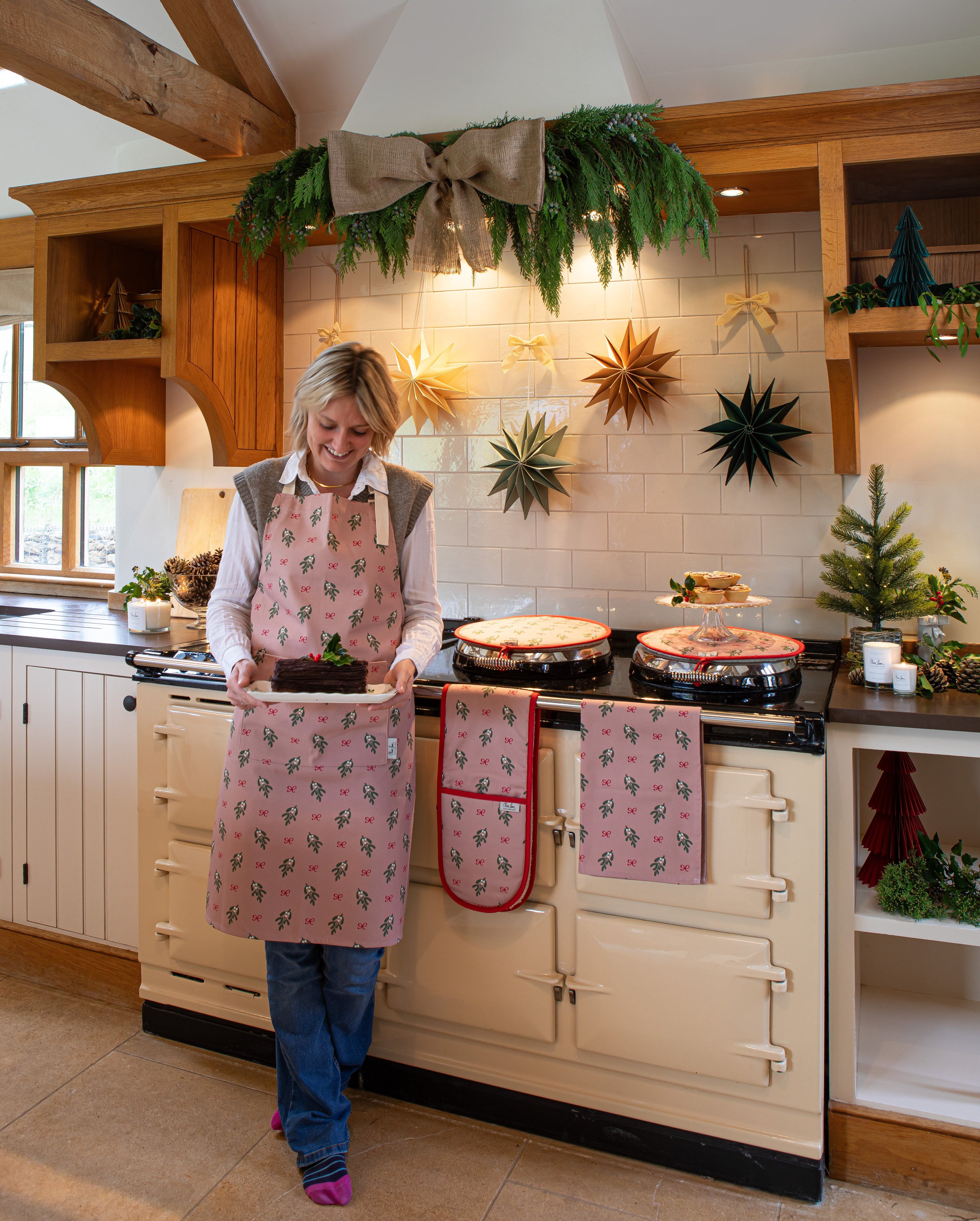 Apron - 'Mistle Kiss'