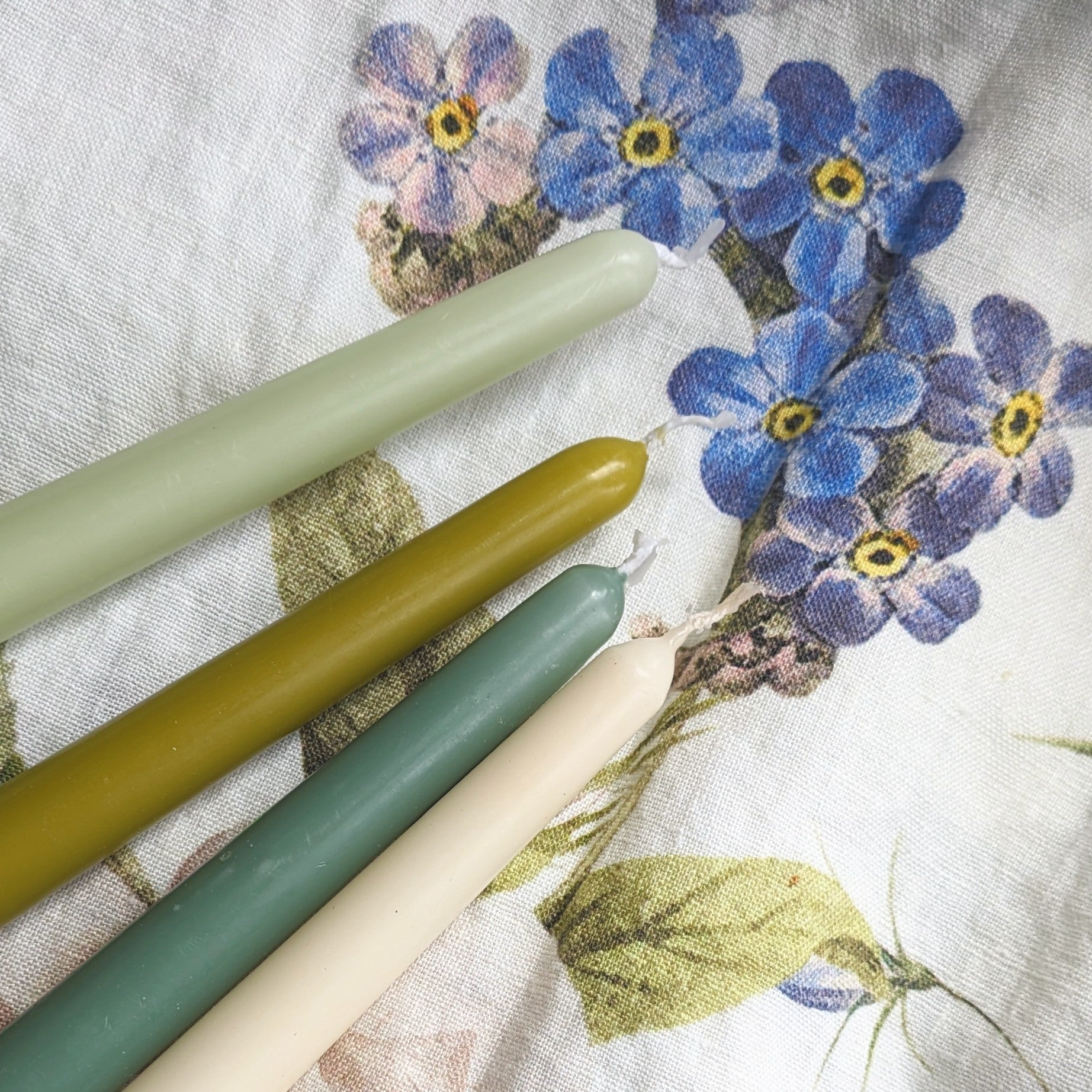 8 Tapered Dinner Candles | Green Colour Mix