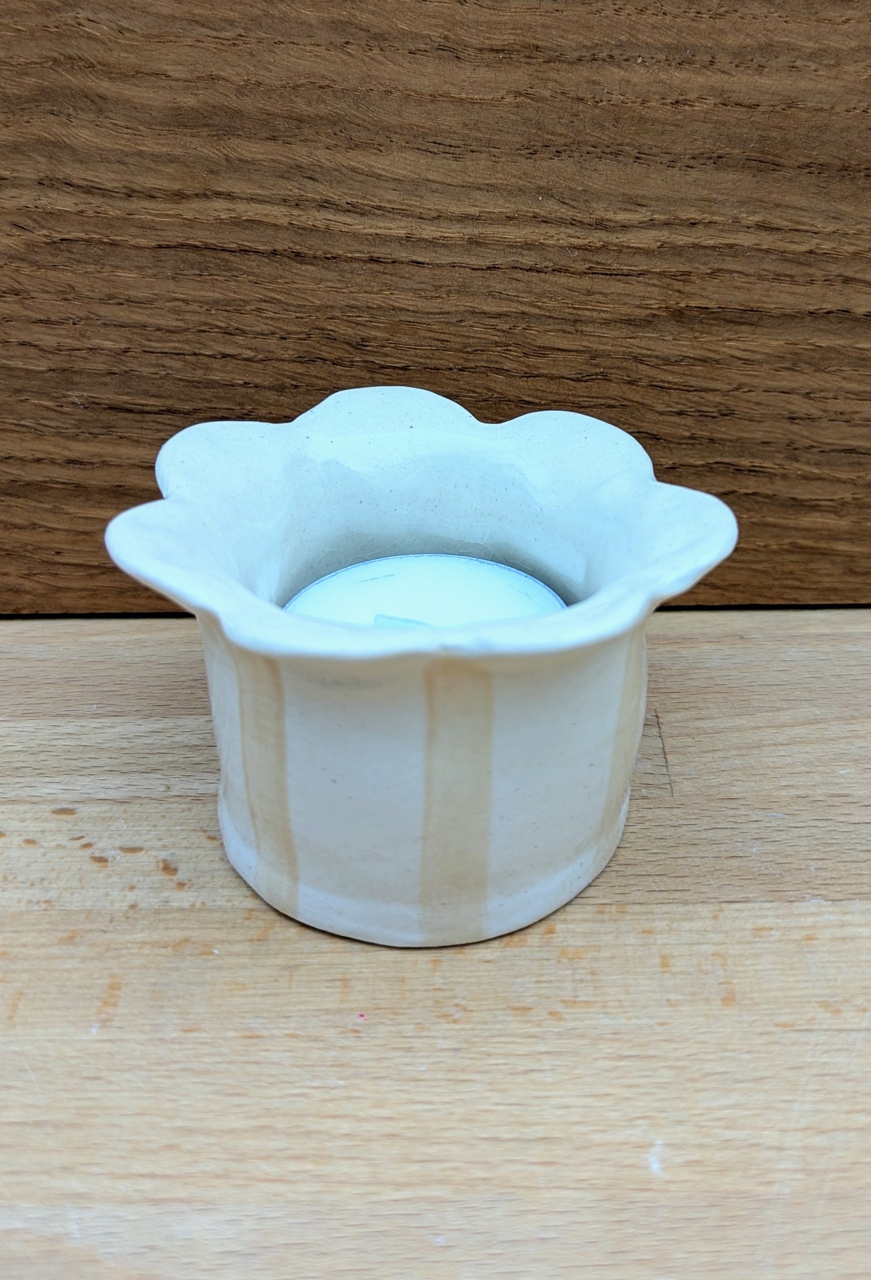 Daisy tealight holder