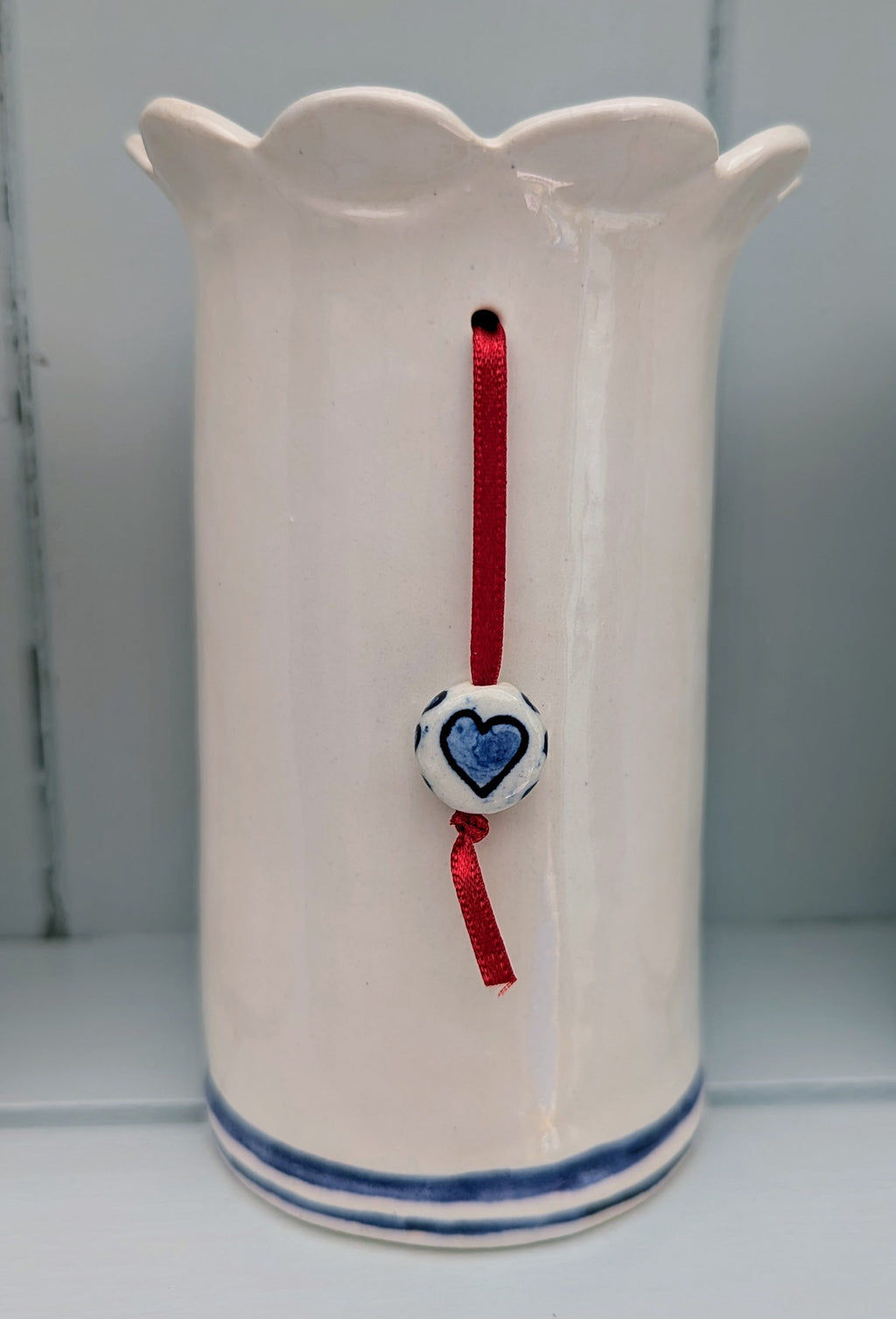 Blue & white Daisy vase