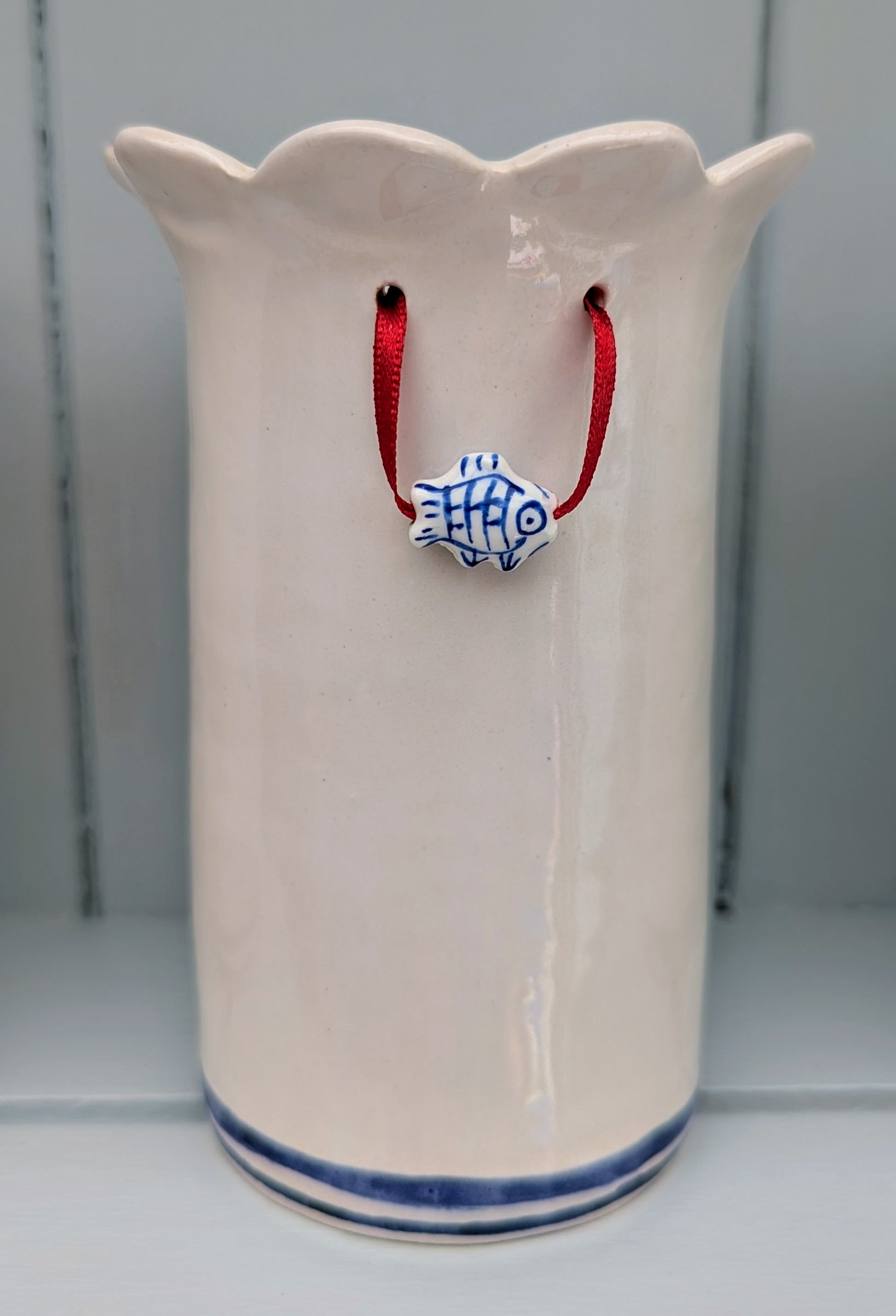 Blue & white Daisy vase