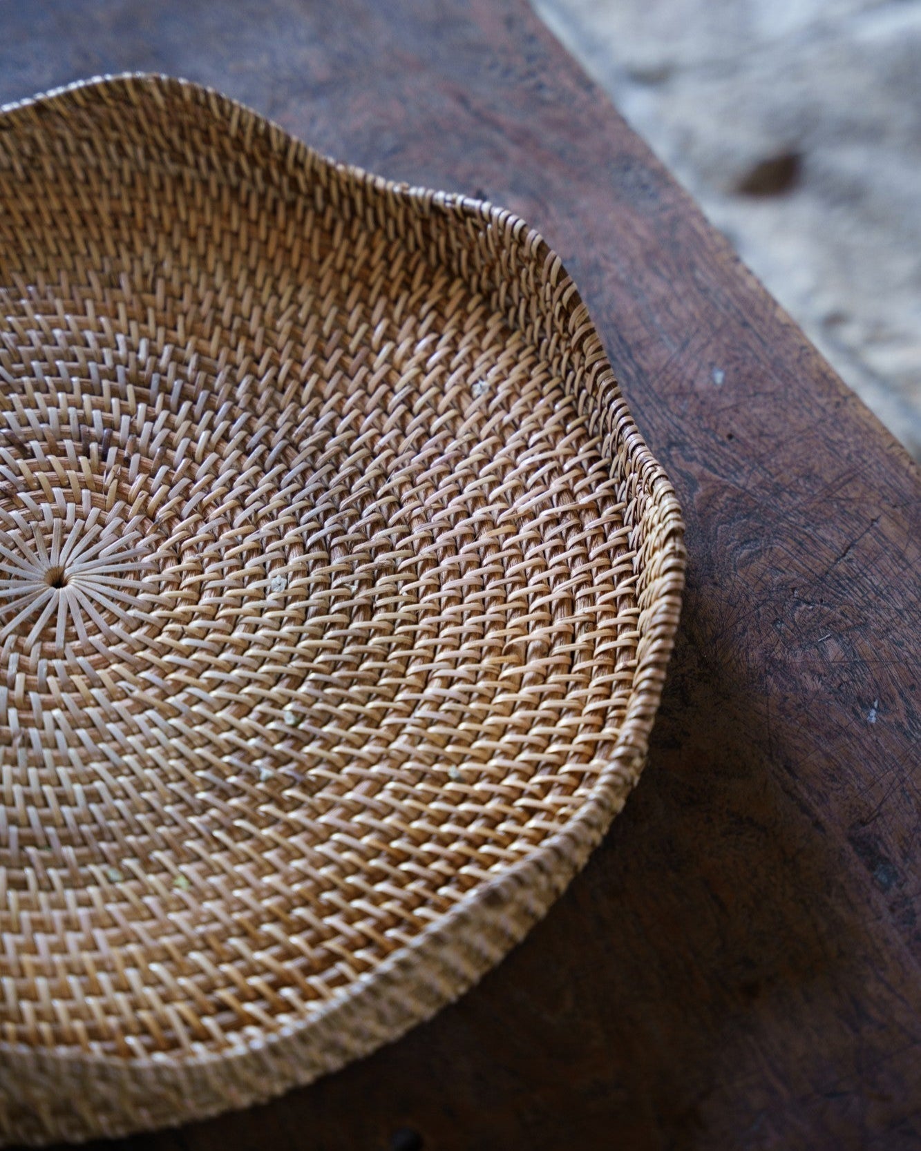 Solva Round Scallop Tray