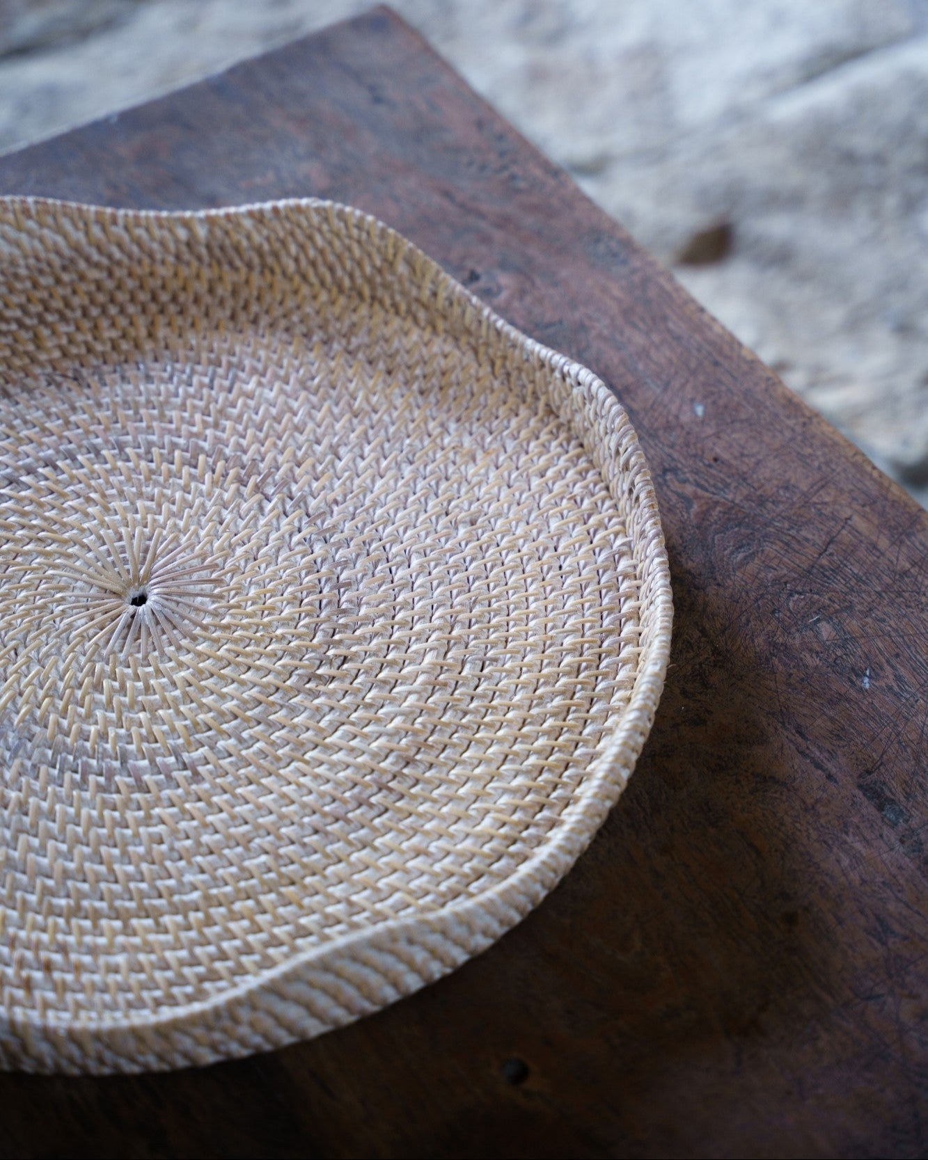 Solva Round Scallop Tray