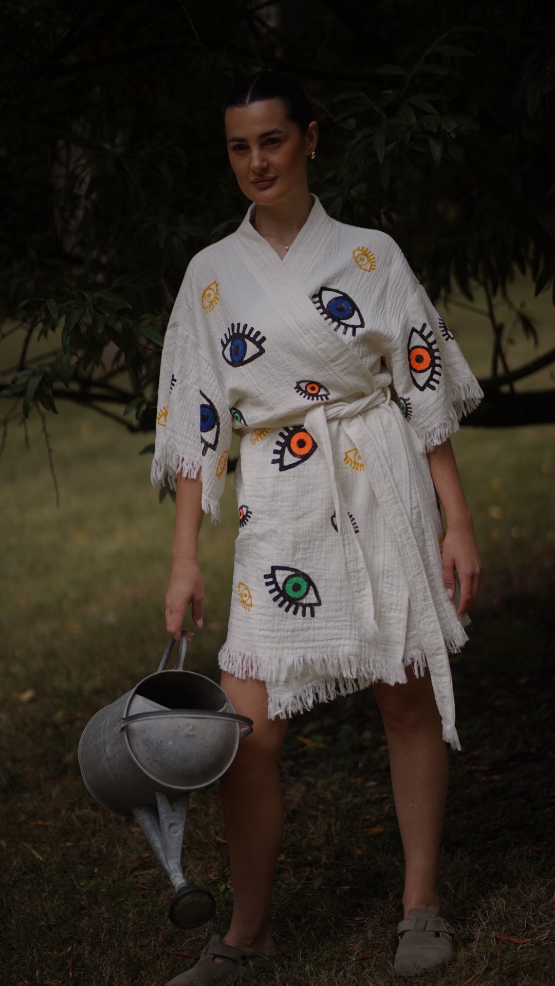 Organic Kimono in White with Mini Eye: Short