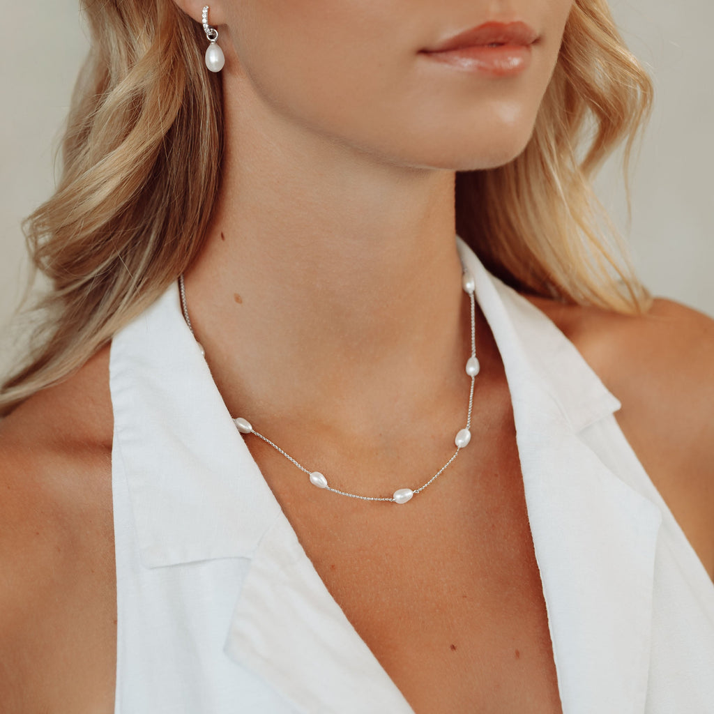 Pearl Necklace in Silver