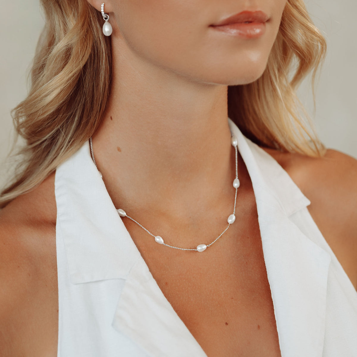 Pearl Necklace in Silver