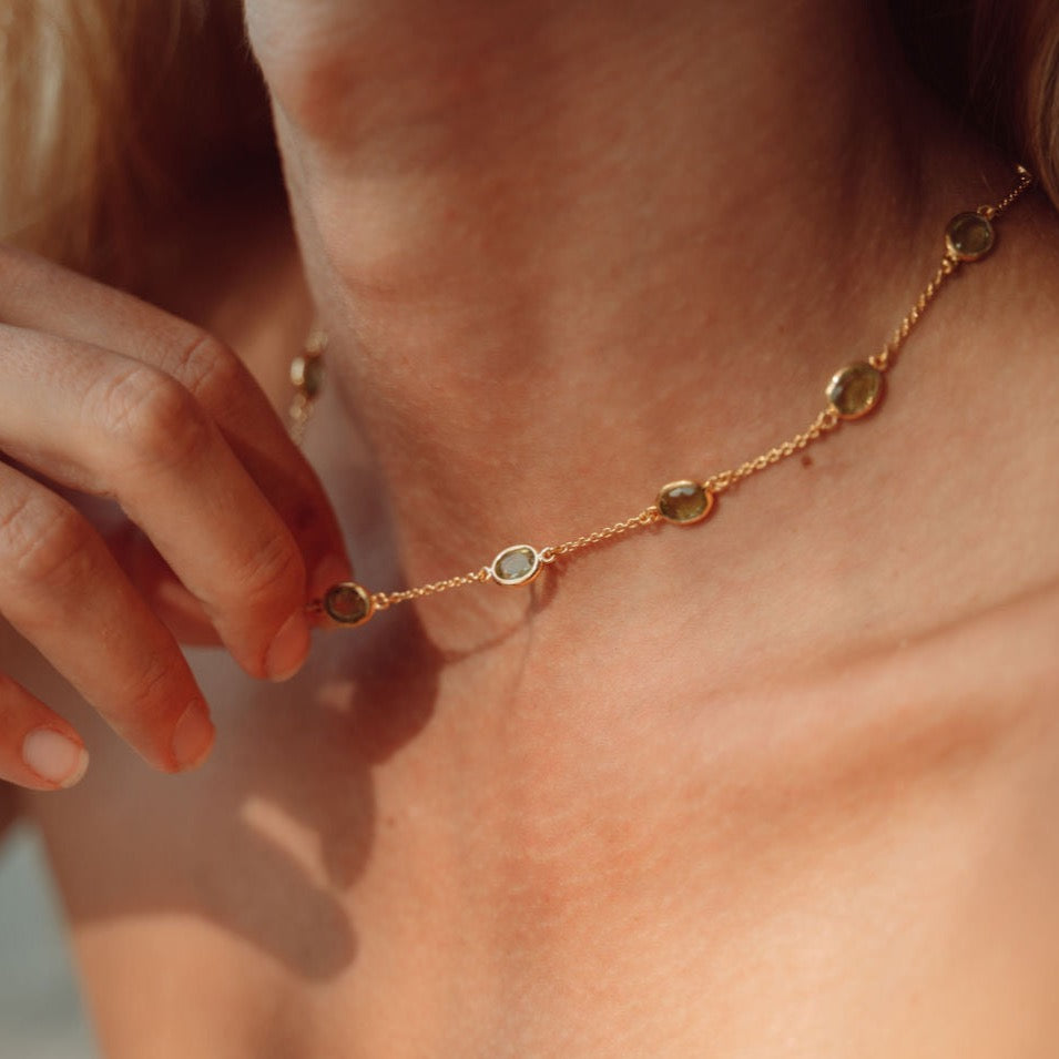 Marilyn Necklace in Gold with Peridot