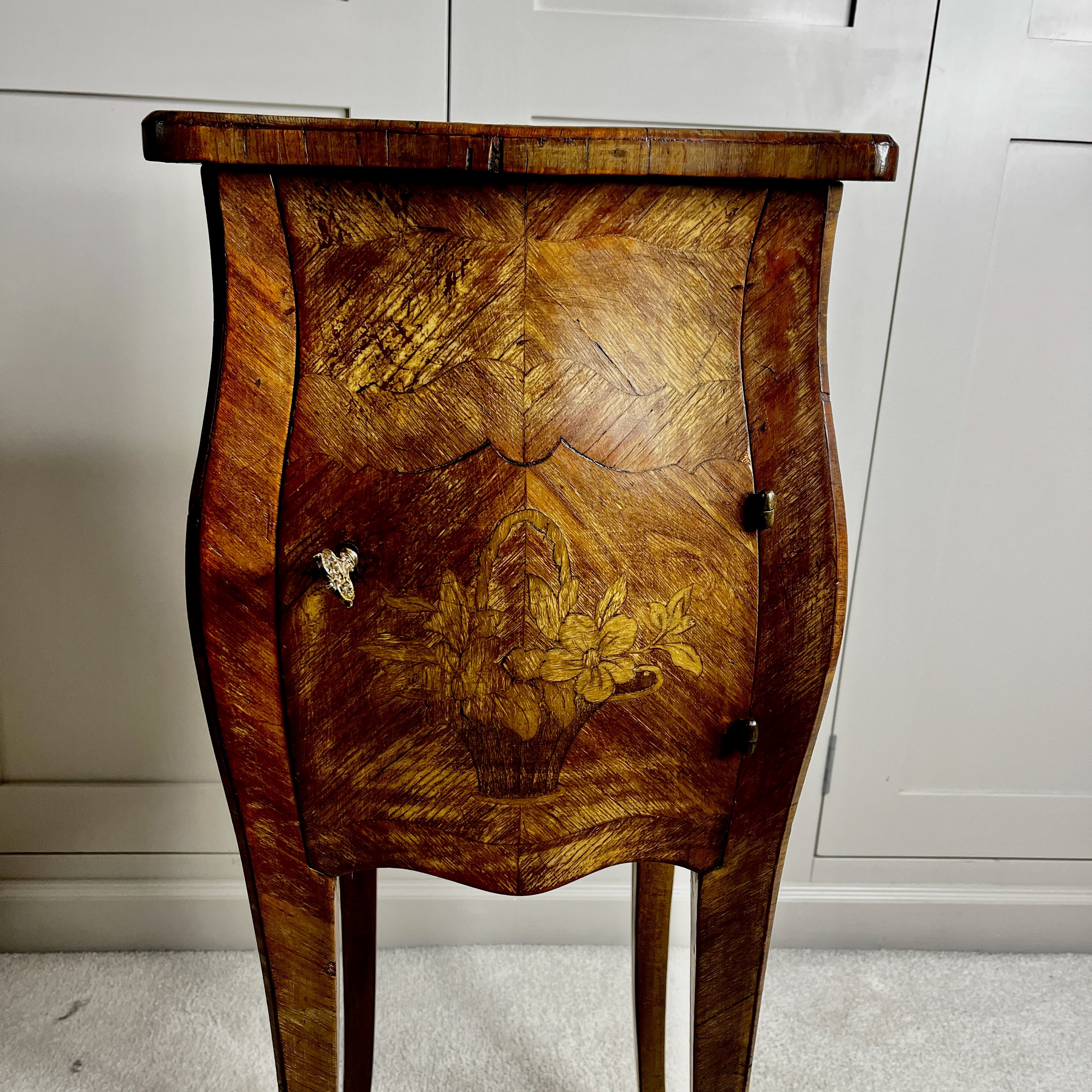 Antique Louis XV style Petit Bombe Cabinet / Bedside Table with 4 drawers inside