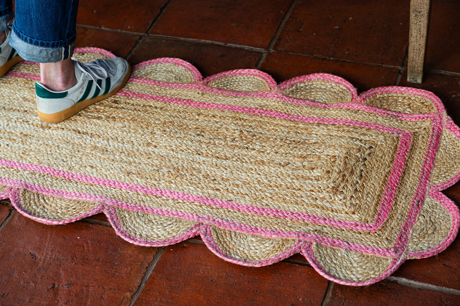 NEW ROSE scalloped hand woven jute runner