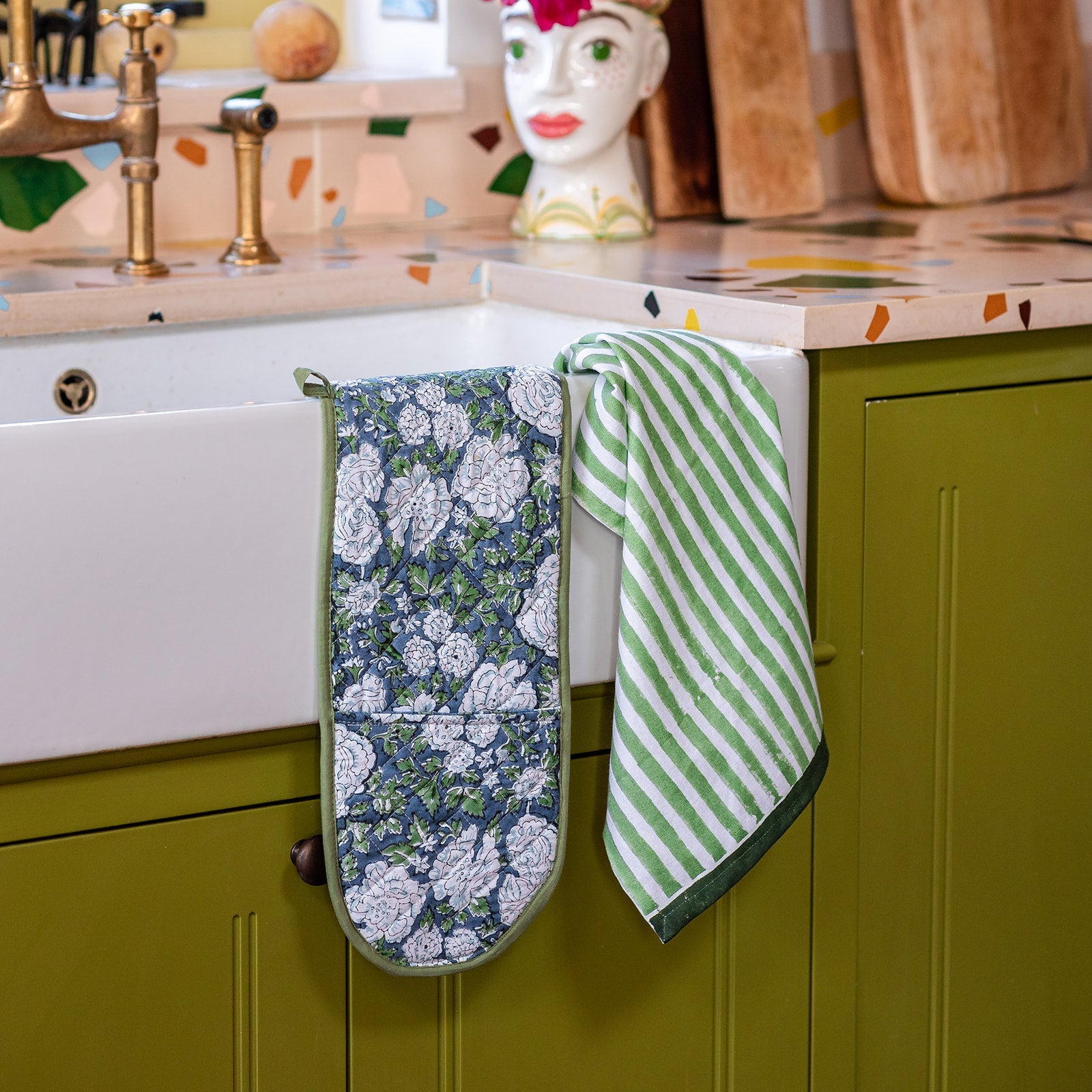 IN BLOOM BLUE double oven glove