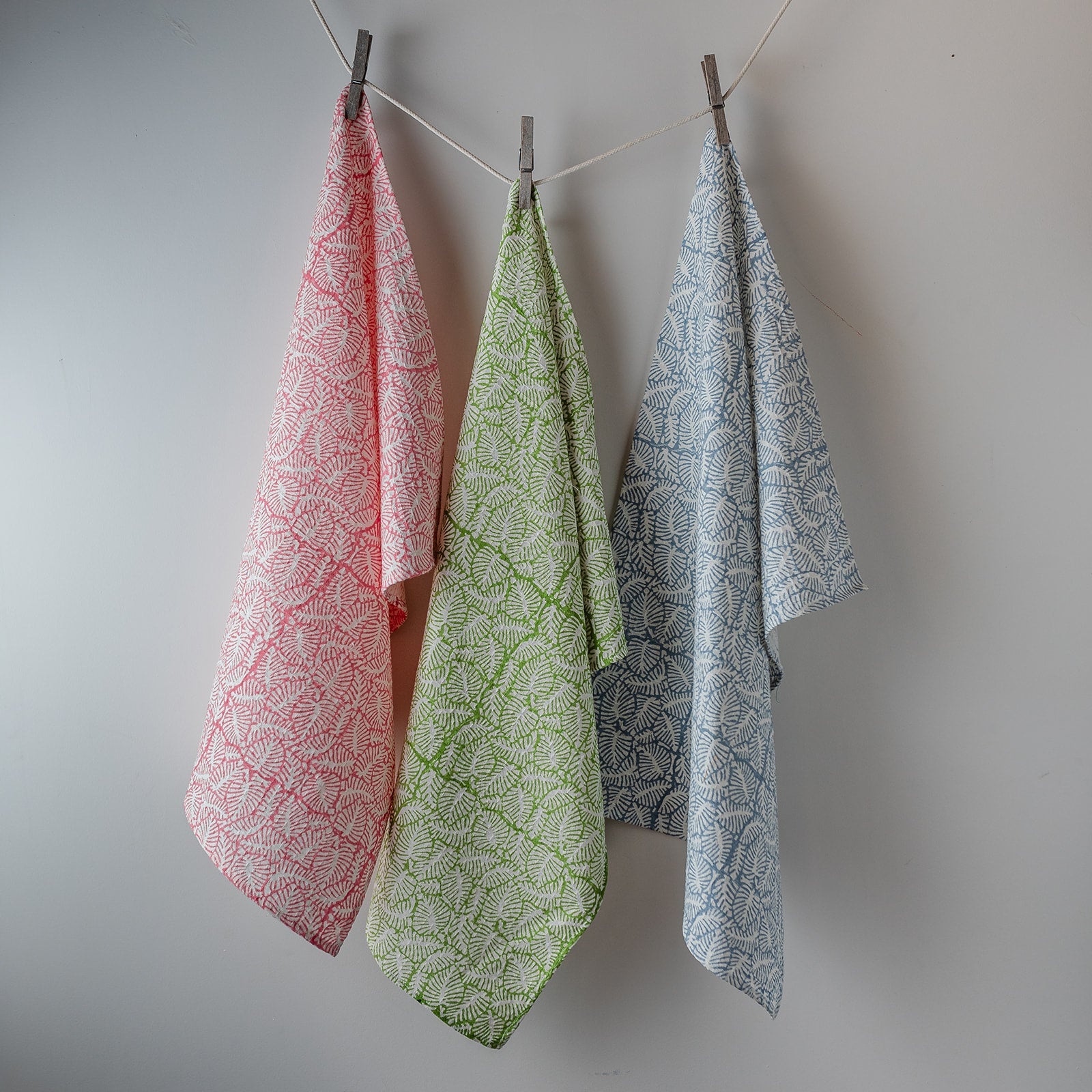 LEAF BERGONIA tea towel