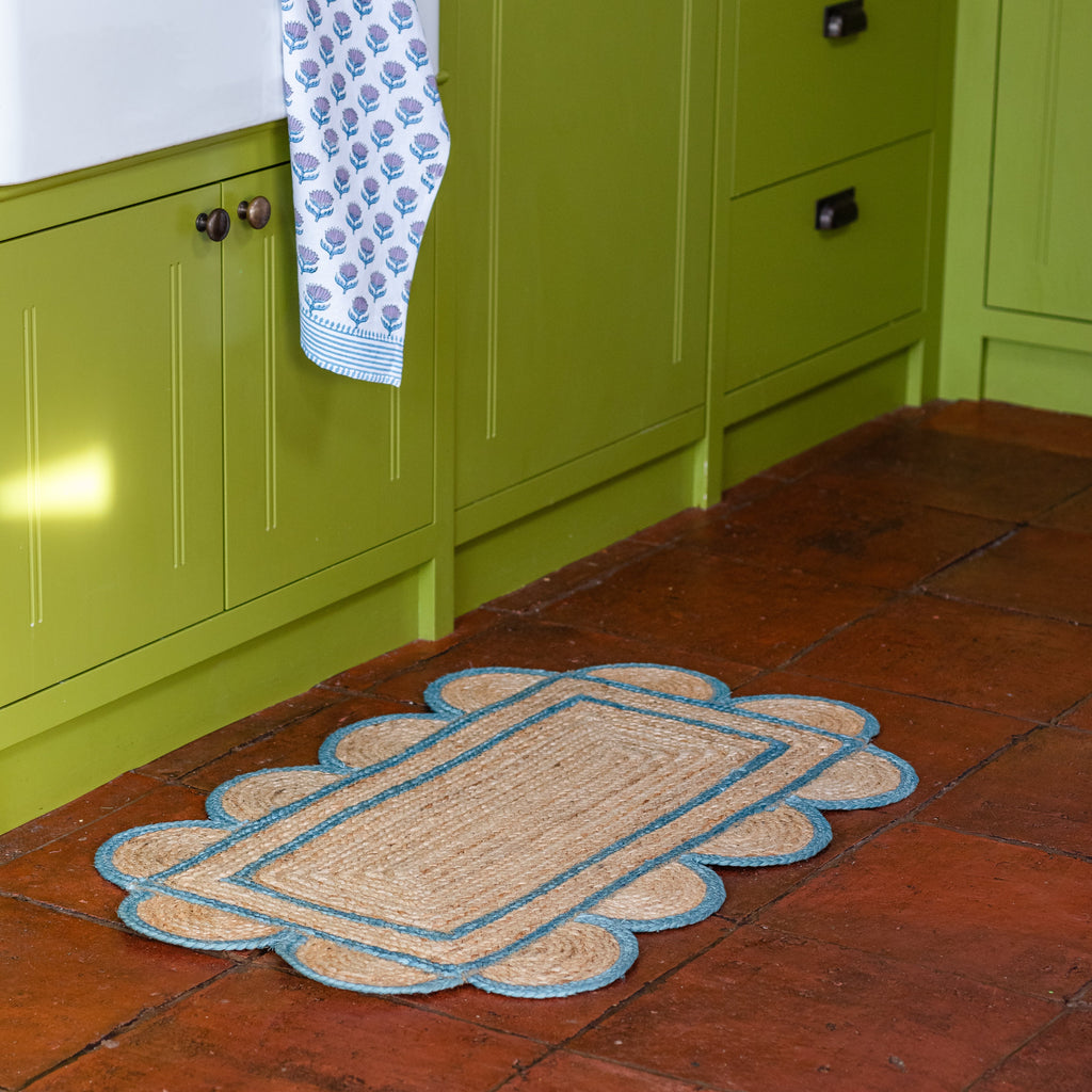 TEAL scalloped hand woven jute floor mat