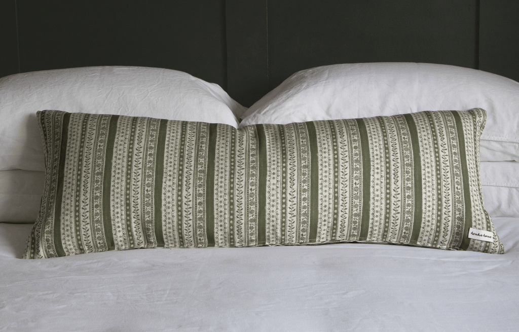 LUMBAR CUSHION ~ MOONPENNY/DAISY CHAIN MOSS