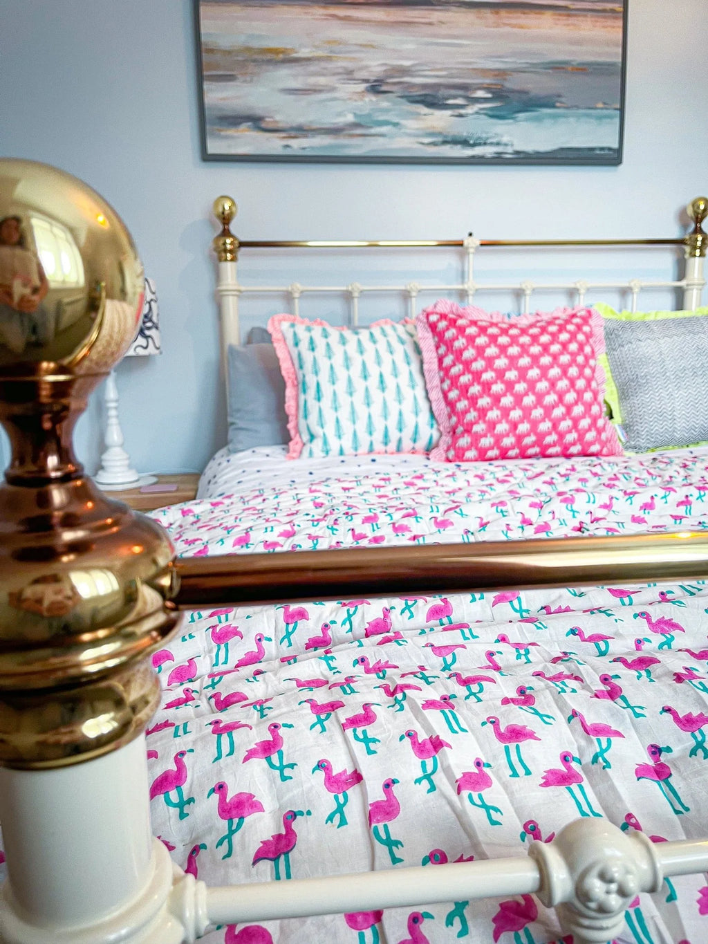 HANDMADE SCALLOP STANDARD QUILT | PINK FLAMINGO