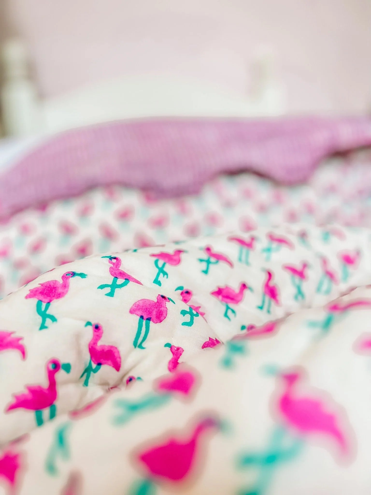 HANDMADE SCALLOP STANDARD QUILT | PINK FLAMINGO