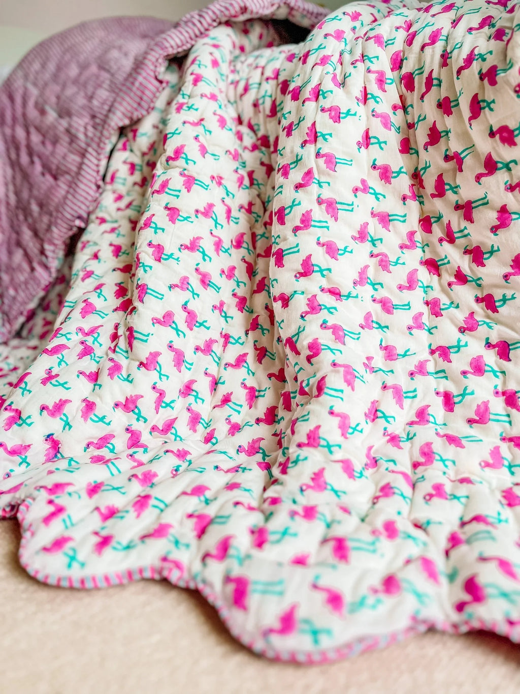 HANDMADE SCALLOP STANDARD QUILT | PINK FLAMINGO