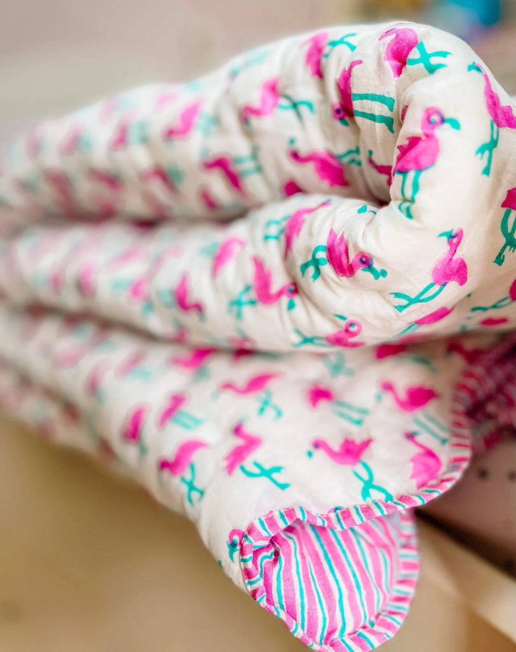 HANDMADE SCALLOP STANDARD QUILT | PINK FLAMINGO