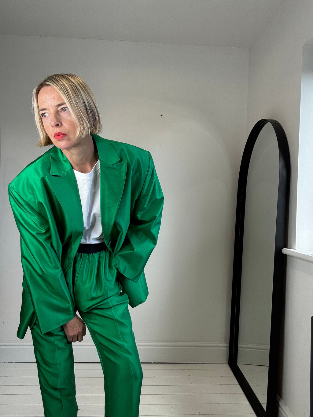 MUNTHE 100% silk suit