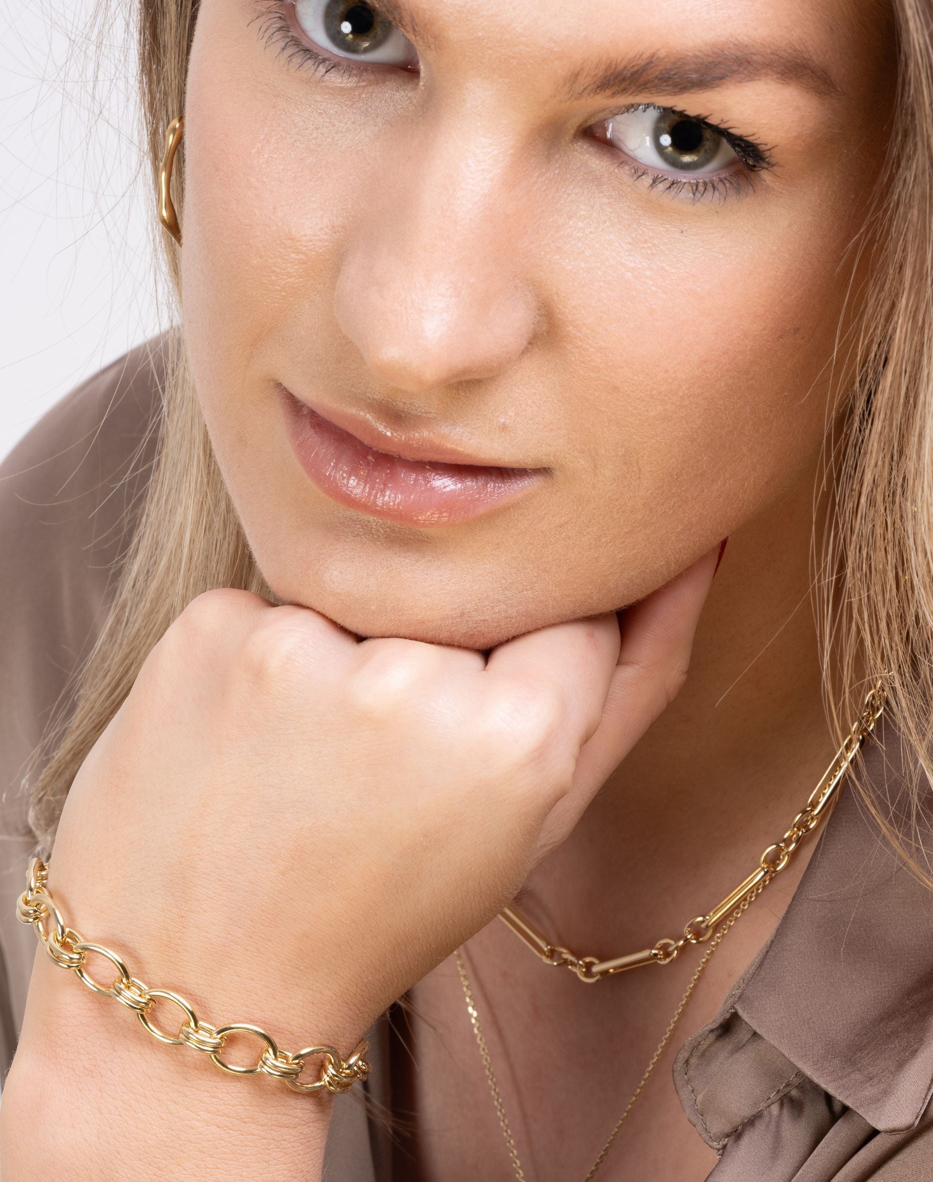 Lizzy Gold Link Bracelet