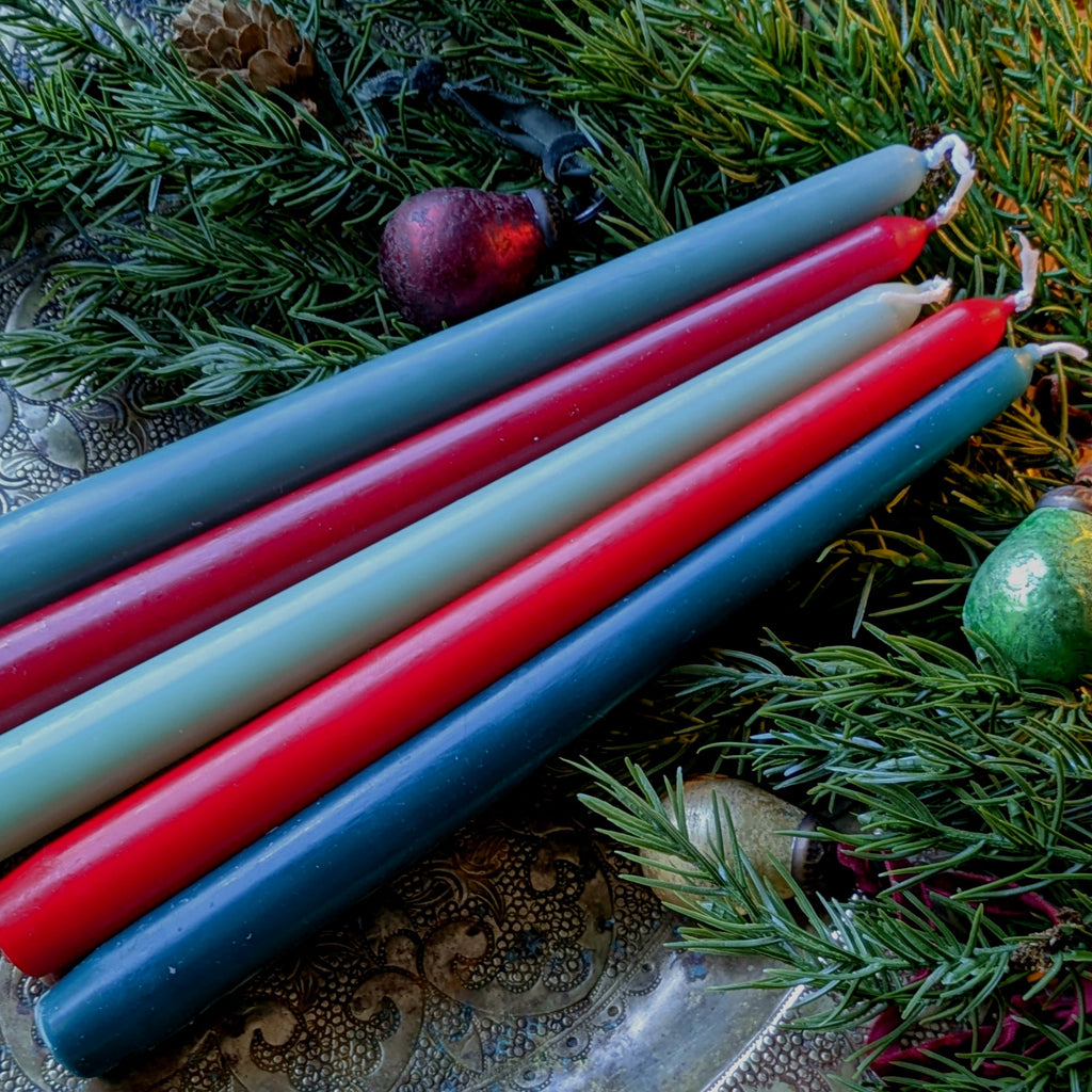 10 Tapered Dinner Candles 22mm| Christmas Colour Mix