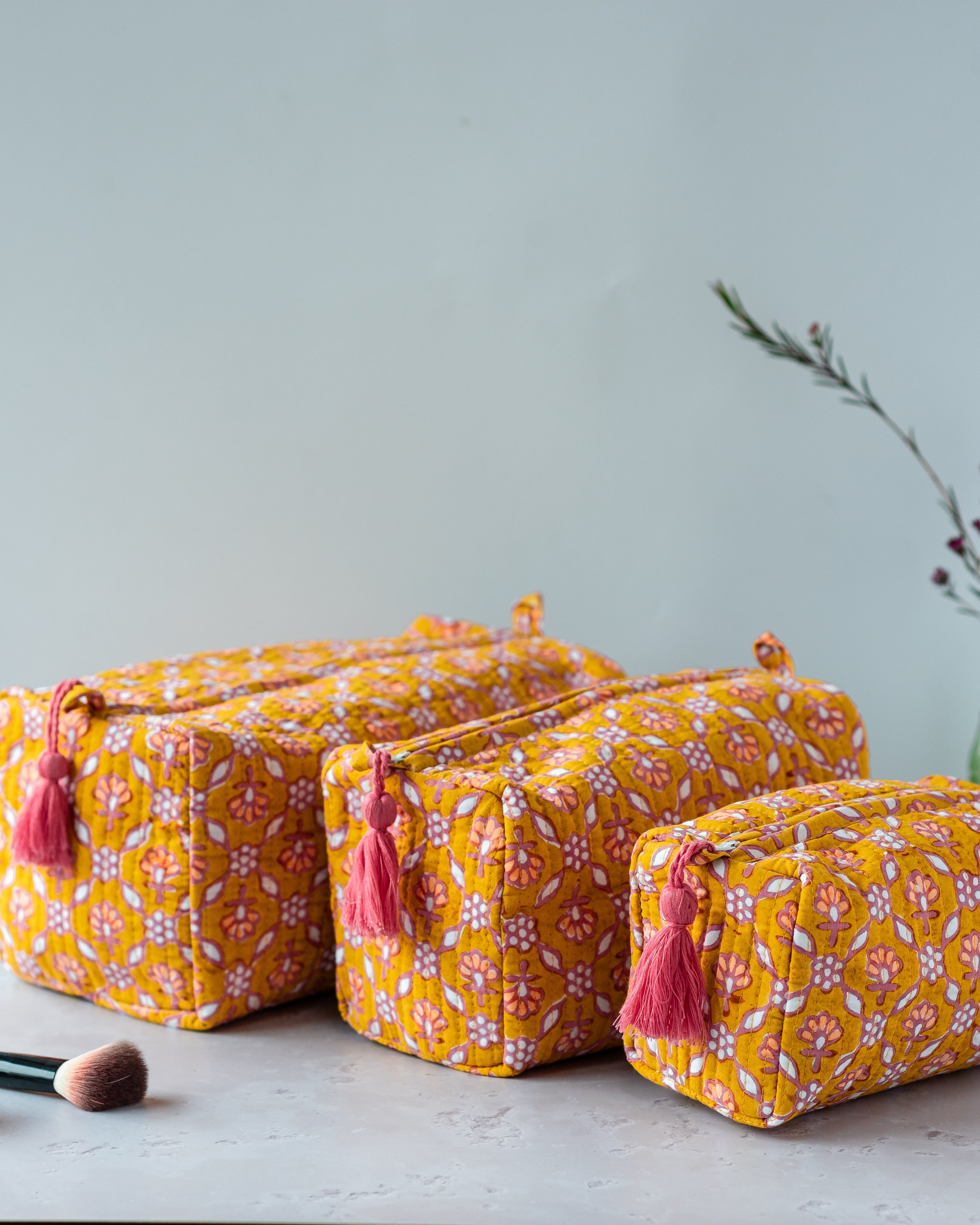 NECTAR PETAL cosmetic bag