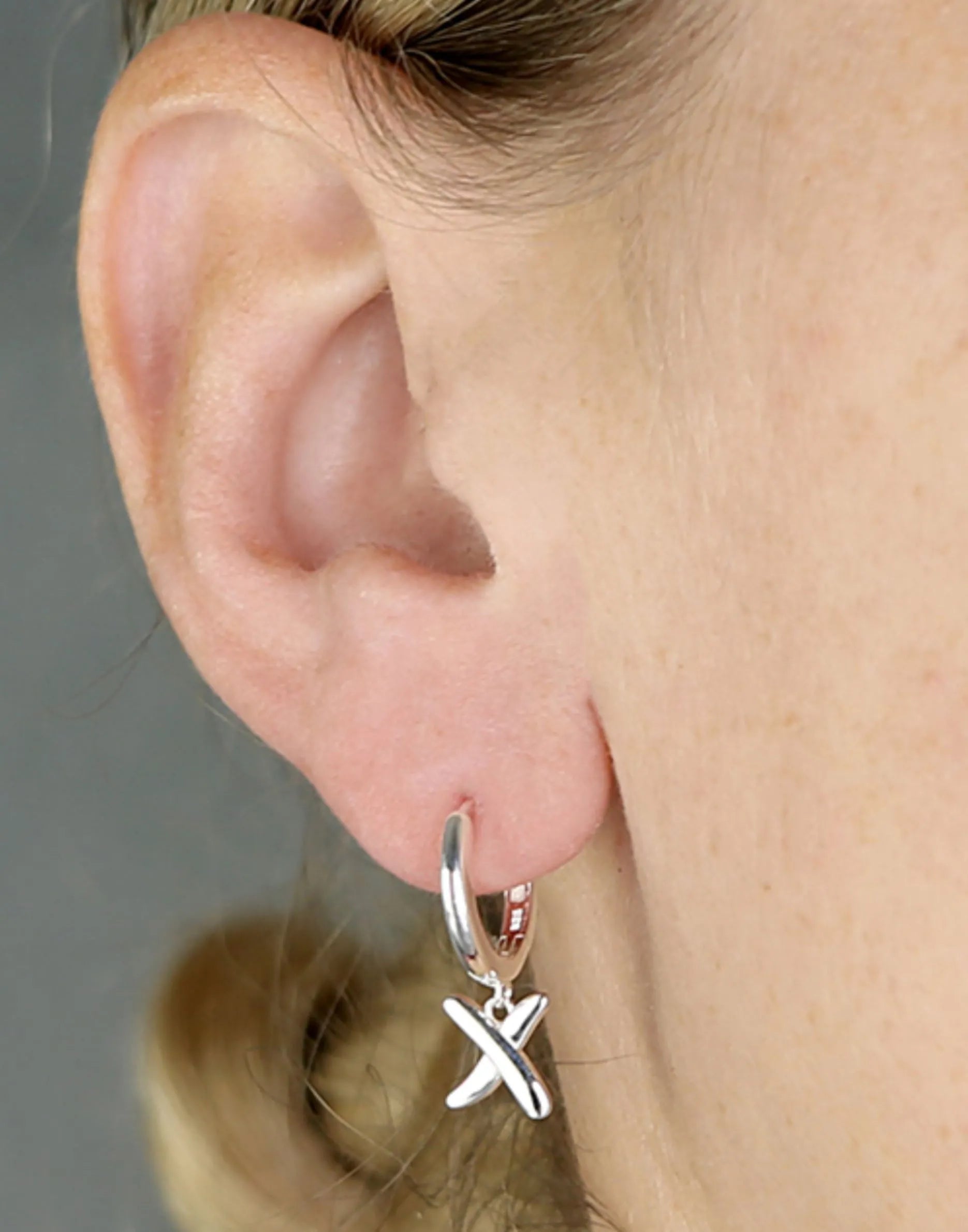 Silver Kiss Huggie Earrings